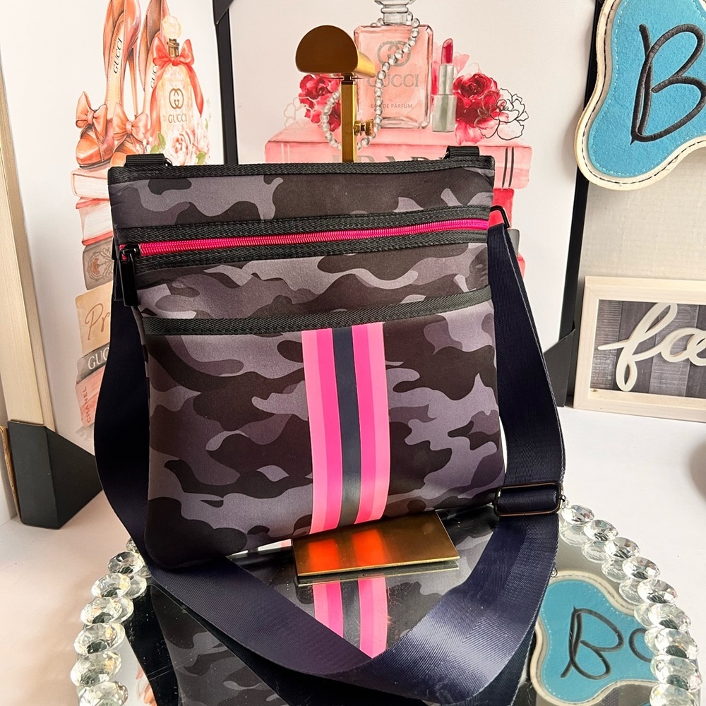 HAUTE SHORE neoprene Camouflage with Pink and Black l Accents crossbody bag - Picture 3 of 13